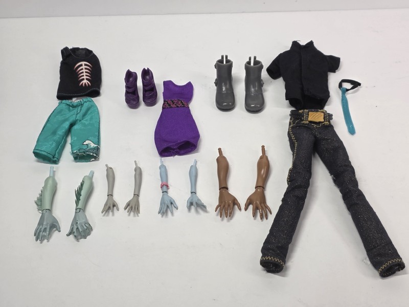 Monster High  Cloths ,Accessories & Parts 