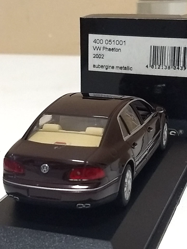 Minichamps 1/43 VW Phaeton 2002 400051001 aubergine Metallic 1632 pcs - Immagine 3 di 4