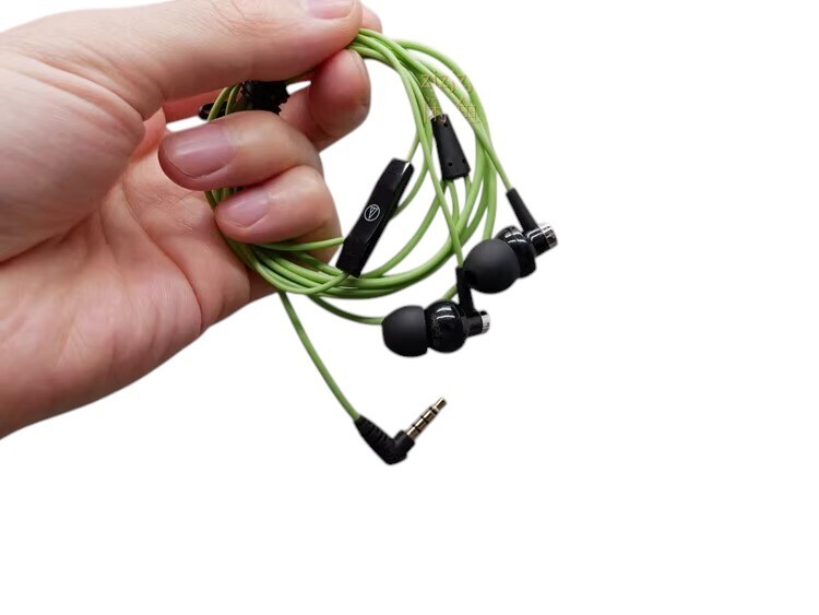 Audio technica ATH-CK400i In-Ear Headphones with Remote control