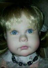 Künstlerpuppe Chloe von Julie Fischer