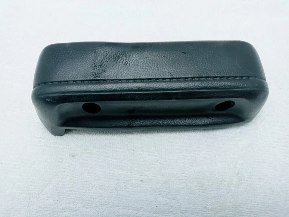 OEM 1973-76 DODGE PLYMOUTH A-BODY REAR ARM REST Duster Dart Sport Mopar - Imagem 2 de 4