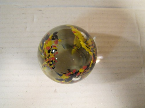 Small Yellow, Orange Blue, Bubble Glass Paperweight - Imagen 4 de 4