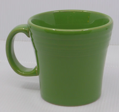 HOMER LAUGHLIN FIESTA WARE LARGE TAPERED COFFEE MUG, RETIRED SHAMROCK, 15 OZ