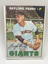 1967 Topps - #320 Gaylord Perry Card (HOF)