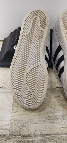 Adidas Originals Superstar Jungen Größe 3Y weiß mit schwarzen Streifen Sportschuhe - Bild 10 von 10