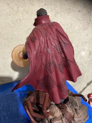 Diamond Select Marvel Gallery Avengers Infinity War Dr Strange PVC Diorama *Open - Picture 4 of 5