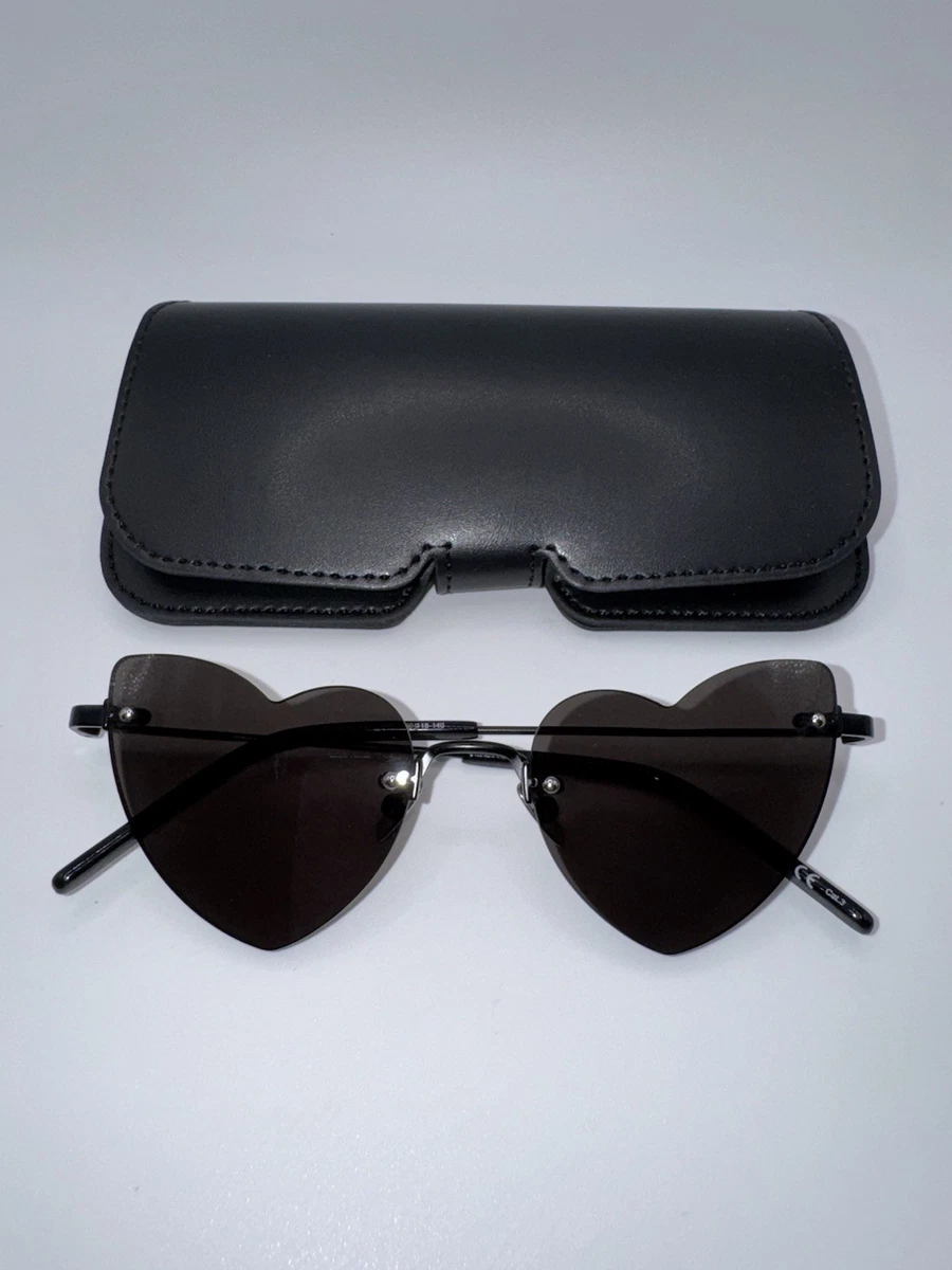 Preços baixos em Óculos de Sol Preto Saint Laurent Coração para