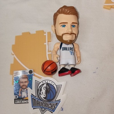 nba ballers ルカ　ドンチッチ　レア　zuru toys Zuru 5 Surprise NBA Ballers Luka Doncic Dallas Maverick W Floor