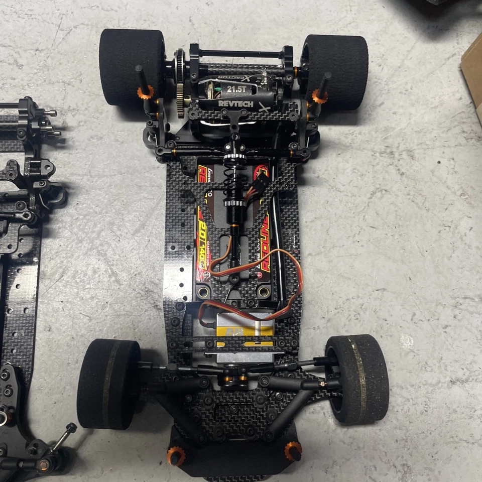 SERPENT S120 Pro 1/12 PANCAR Gt12 Artr With Parts Car - Image 3 of 4