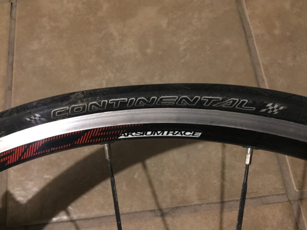 Mavic Aksium Race 700c Clincher Front Wheel Rim Break Quick