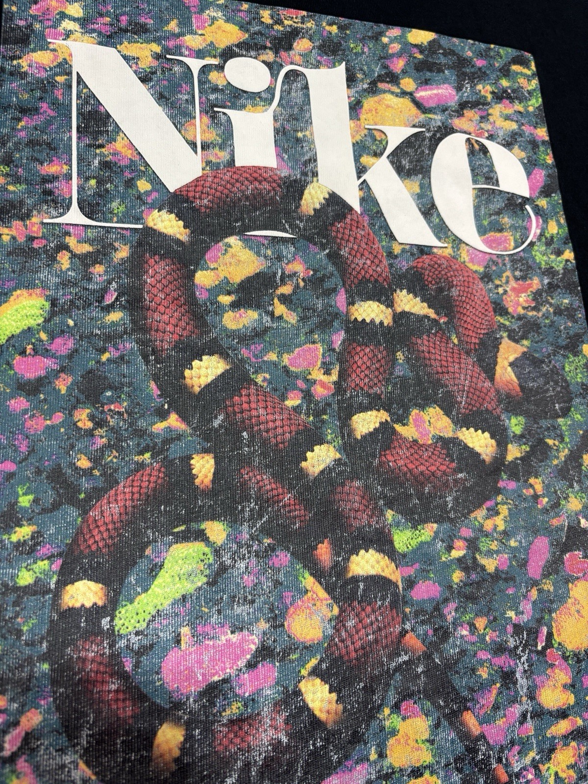 Nike Sportswear Snake Graphic Print T-Shirt Black DV0001 Men’s Size 2XL thumbnail 6