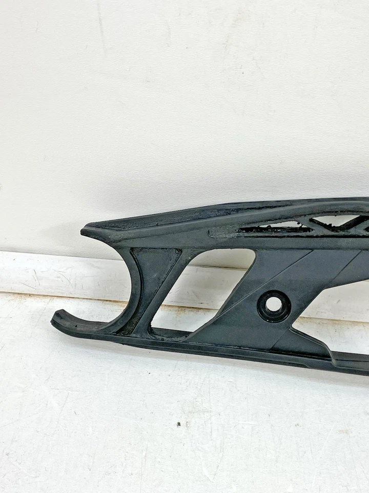 Tira de frotamiento de cadena trasera Triumph Street Triple & Street Triple R 2013-2016 Foto 4 de 4