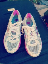 Brooks Adrenaline GTS 12 size 35.5 US 5 Womens Runner MOGO RRP $219.95