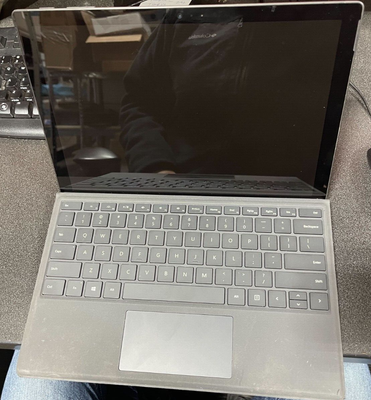 Microsoft Surface Pro 5 Model 1796 Intel Core i5 8th gen, 8GB 