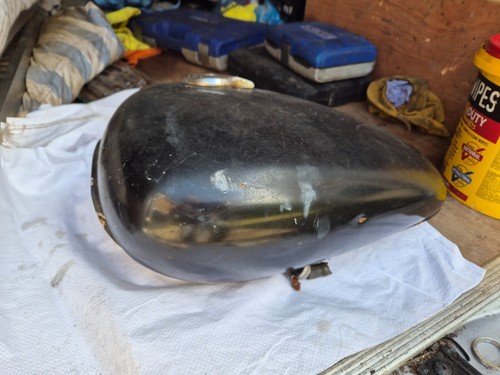 Yamaha XV535 Virago petrol fuel tank (broken front mounting lugs)