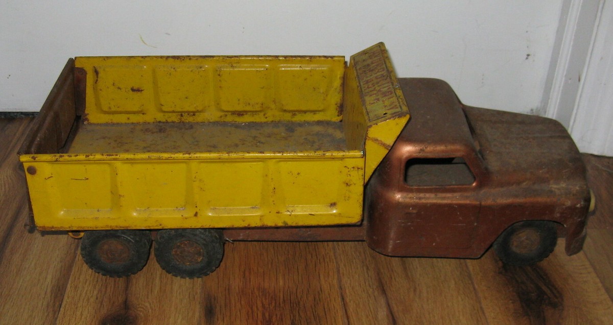 Vtg 1950's Structo Toys Hydraulic Dump Truck Pressed Steel
