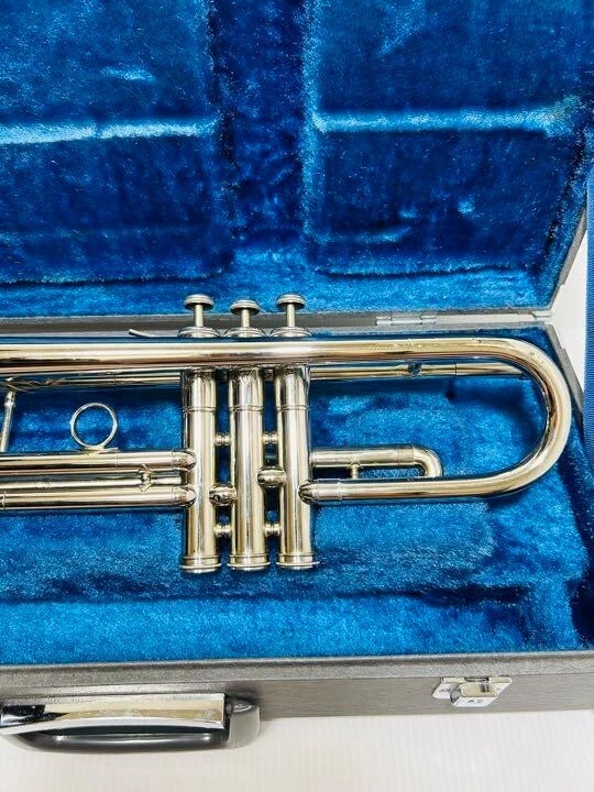 Tromba Yamaha YTR-135 014167 con custodia rigida argento - Immagine 3 di 4