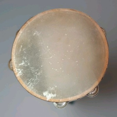 Tammorra oder Trommel aus Holz und Leder mit doppelten Metallrasseln 50er Jahre 26 cm