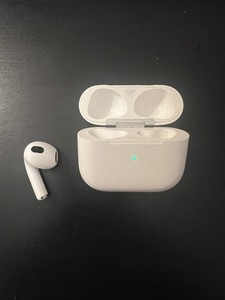 Apple AirPods 3rd Generation Charging Case & left AirPod ONLY. READ DESCRIPTION 