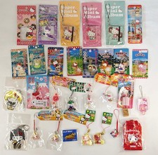 Hello Kitty Set of 30 Hello Kitty roots, keychains, etc.