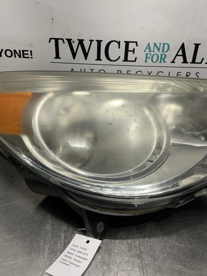 Faro halógeno pasajero derecho Volkswagen Routan 2009-2014 OEM Foto 3 de 4