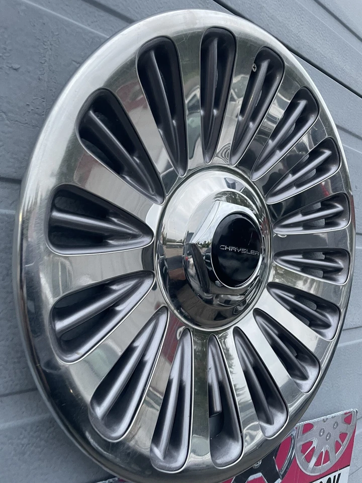 1994-96 Chrysler New Yorker  Concorde Lhs 17”Hubcap OEM  Beautiful Used 1 Cap - Image 3 of 4
