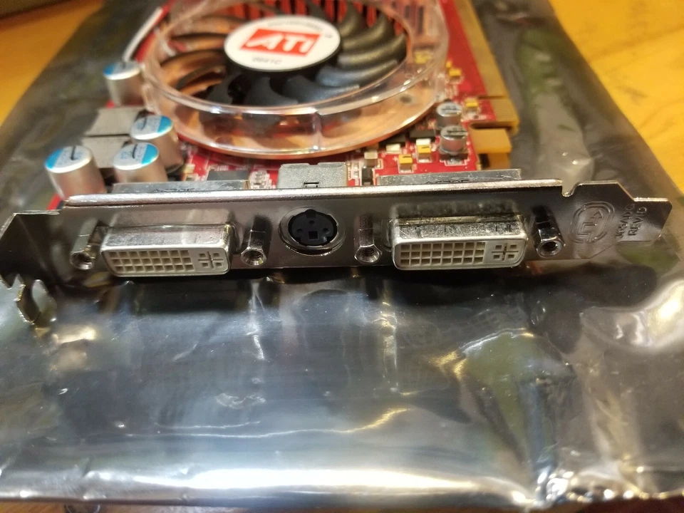 ATI Fire GL 109-A45731-10 V5100 128MB Dual DVI S-Video PCI-E Video Card - Image 2 of 4