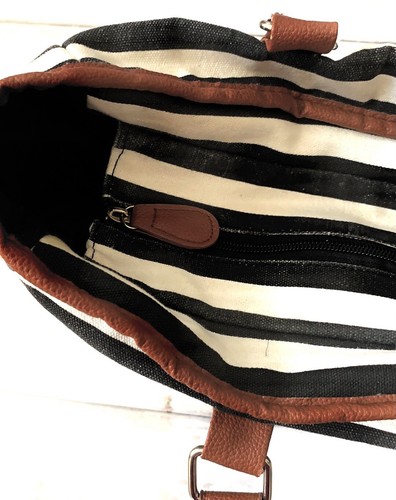 MommyDaddy & Me Black White Stripes Diaper Bag Purse Leather Handles - Picture 3 of 6