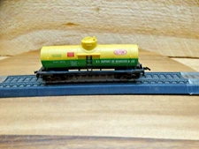 Life-Like HO Scale 35' Dupont D.U.P.X. 2679 Single Dome Tank Car