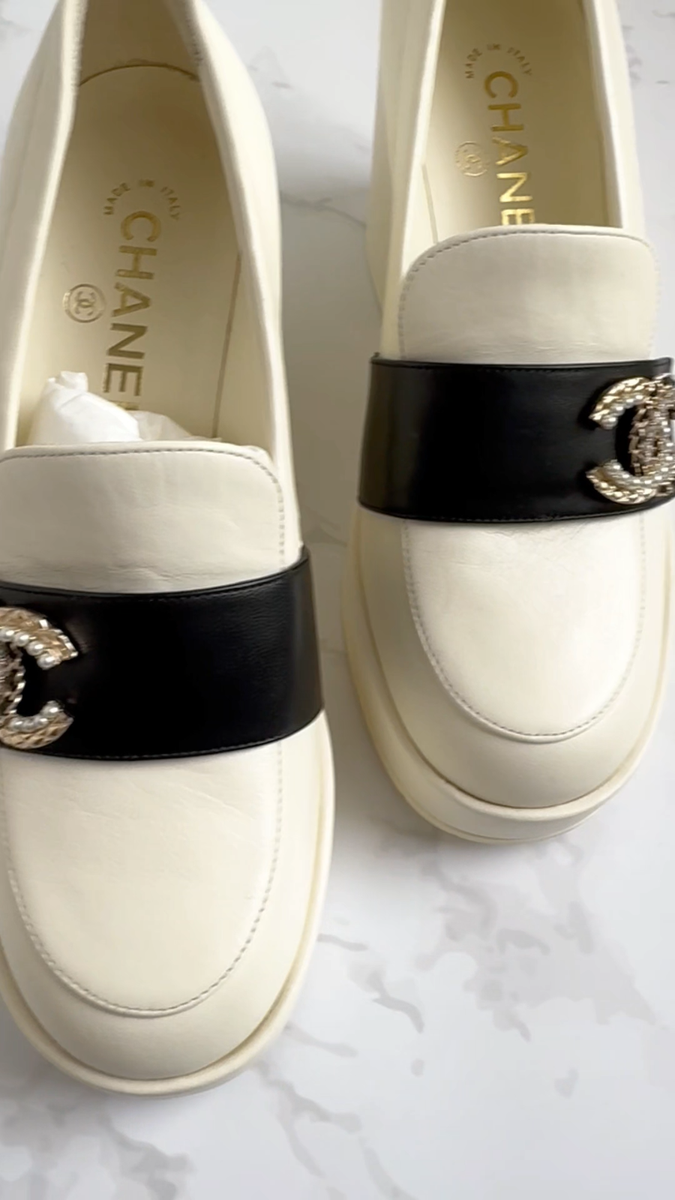 シックなデザイン♪ CHANEL ローファー シンプル キラキラCCロゴ s-l1200.png