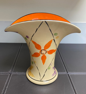 Myott 30er Jahre Art Deco Zylinder Hut Vase handbemalt stilisiert Blume & abstrakt