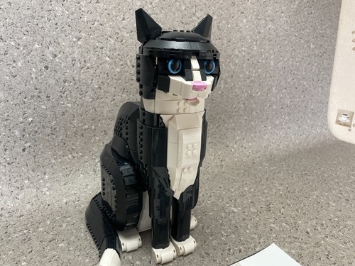 LEGO ® Ideas 21349 black and white cat - Picture 3 of 6