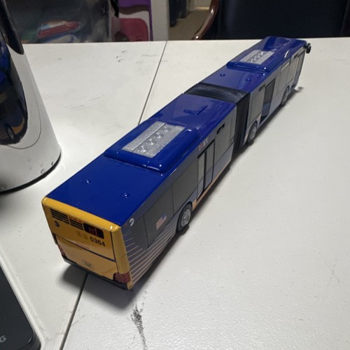 MTA Articulated Bus Model M1 via 5th Ave Blue/Yellow 5364 210611 Collectible