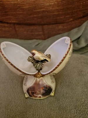 Bradford Exchange Jewel of Nature Porcelain Robin In Musical Egg Ornament (B1) - Image 1 of 4