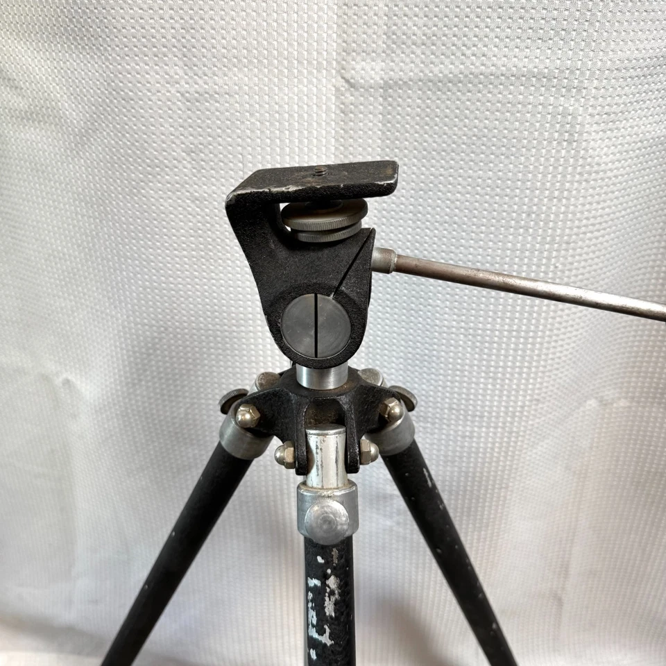 Trípode de cámara de aluminio Graflex modelo 8092 Graphic Jr. de colección Nueva York usado en excelente estado Foto 4 de 4