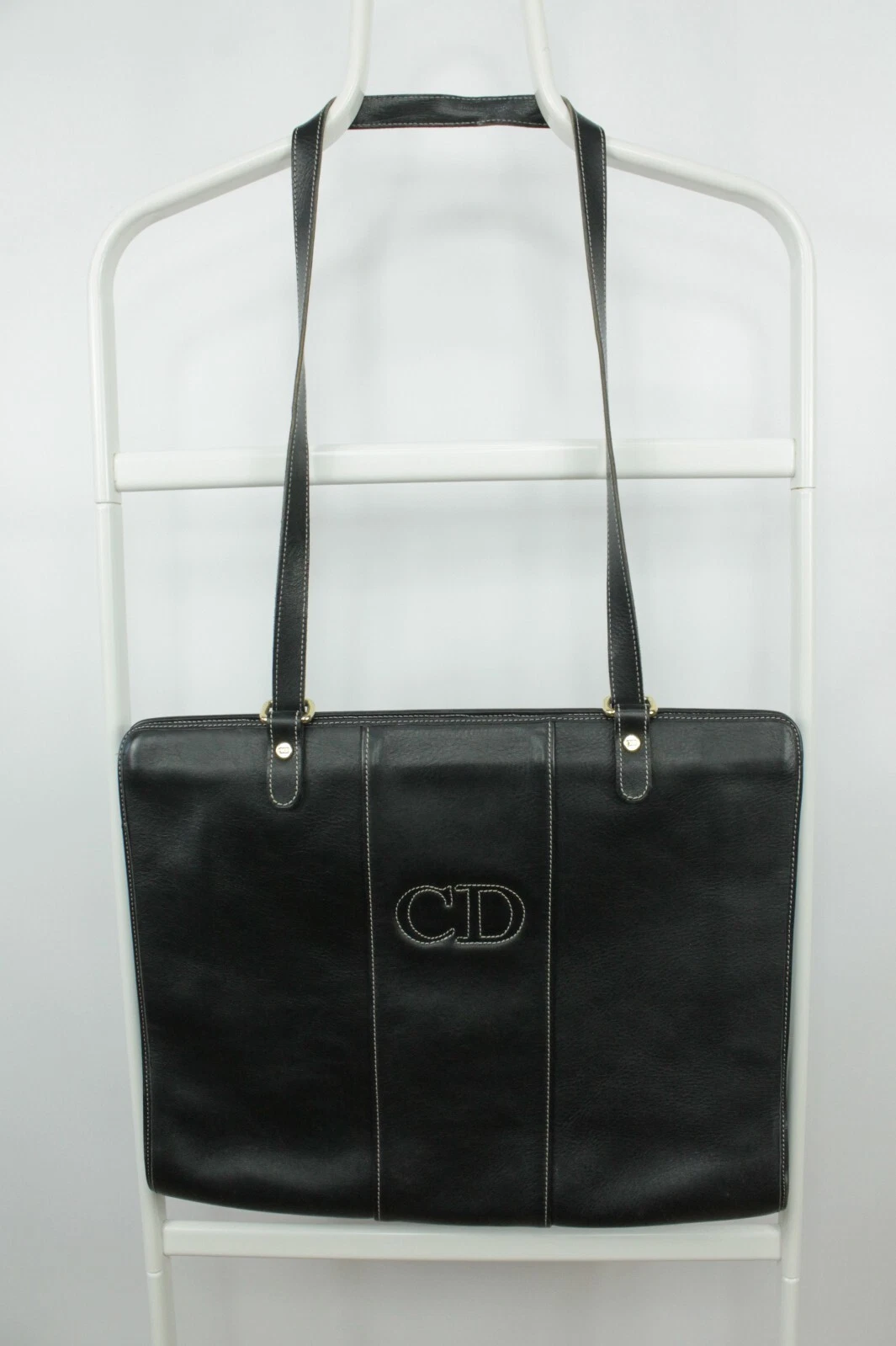 Grand sac à bandoulière Christian Dior vintage en cuir noir brodé logo CD