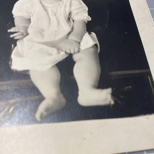 Central Texas Vintage Foto Portrait molliges Baby im Kleiderstudio - Bild 5 von 22