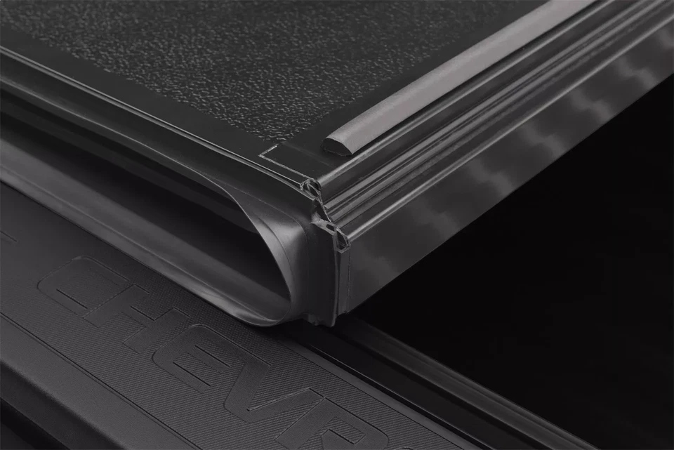 BAK BAKFlip G2 Hard Folding Tonneau Cover 2004-13 Silverado Sierra 1500 5'9" BED - Image 3 of 4