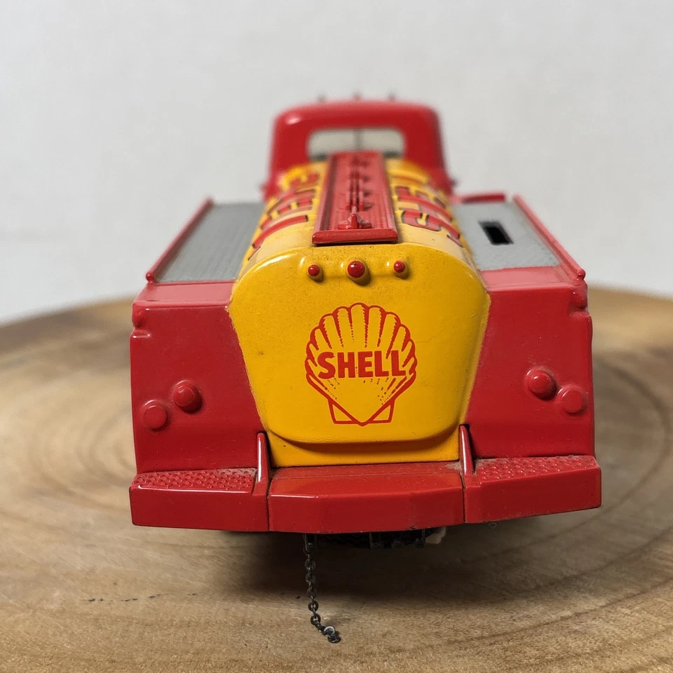 First Gear 1952 GMC SHELL OIL 1:34 Fuel Tanker-28-0105 Coin Piggy Bank Gas Car - Image 4 of 4
