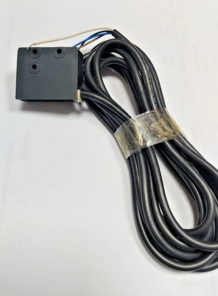 Siemens 3SG3201-3AJ33 Proximity Sensor 24V DC, 2 x 50mA 4 Wire, 1NO + 1 NC _ New - Image 4 of 4