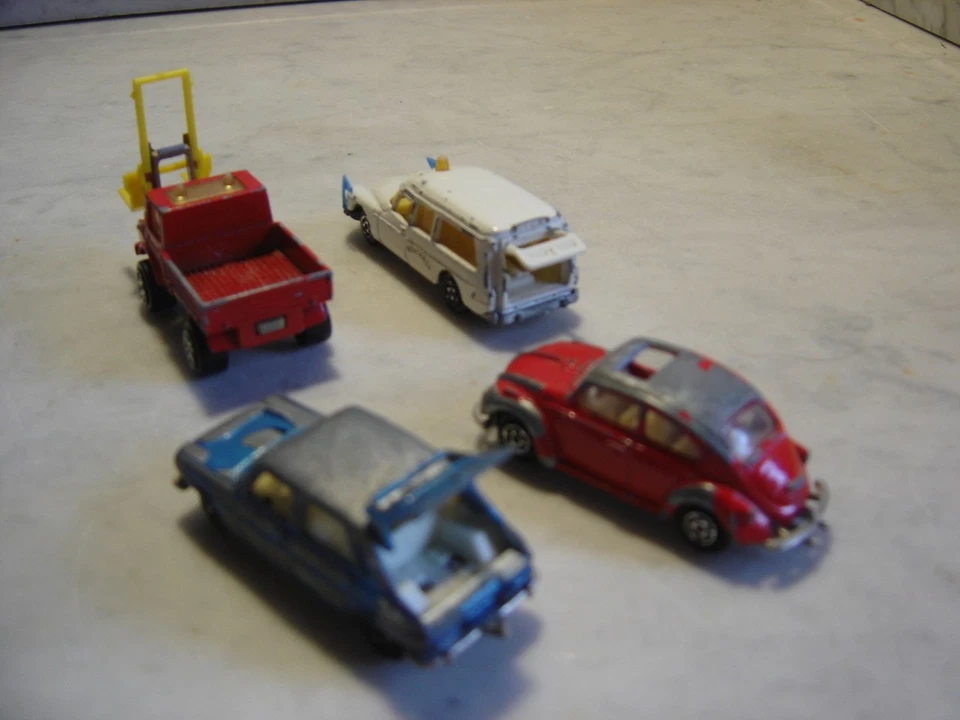 lot Majorette 1/60e Citroen DS21,Simca 1100,VW 1302,camion Unimog,remorque vélo - Photo 4/4