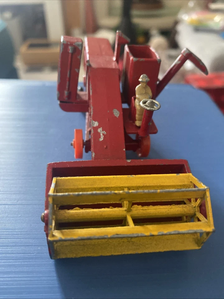 Matchbox Lesney Major Pack No5 Massey Ferguson Combine Harvester - Image 2 of 4