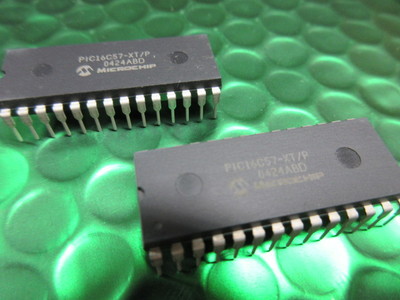 PIC16C57-XTP MIKROCHIP DIP-28 8-Bit-Mikrocontroller - MCU 3 KB 72 RAM 20 I/O 