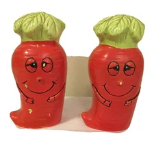 Vintage Artmark Japan Salt & Pepper Shaker Set Anthropomorphic Carrots Theme FS!