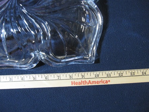 Four Leaf Glass Bowl (Heavy) Approx. 10 inches diameter and 2 inches high - Picture 5 of 6