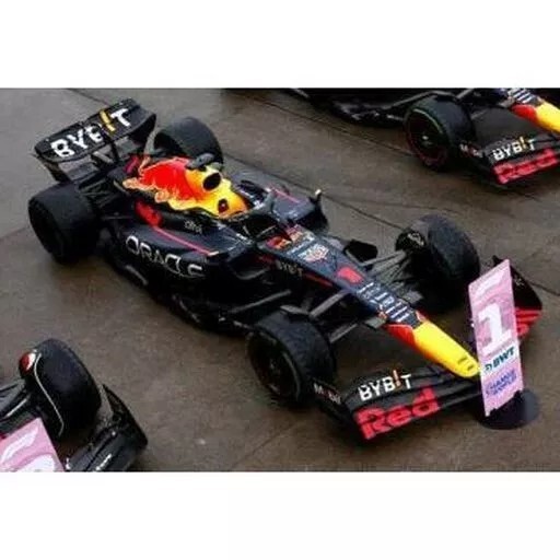 ミニカー 1/43 Oracle Red Bull Racing RB18 #1 Oracle Red Bull