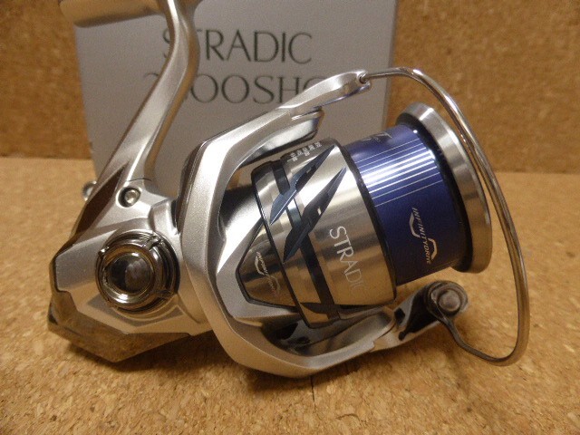 Shimano 23 STRADIC 2500SHG Spinning Reel Saltwater & Freshwater