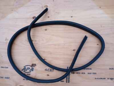 2013-2018 Ford Focus sedan oem front right passenger weather strip rubber seal
