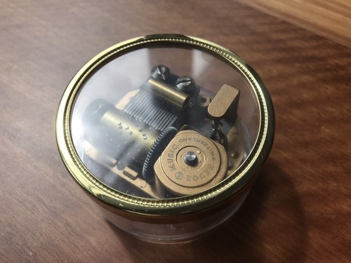 Reuge Music box (or paperweight) Sainte-Croix Switzerland. Collectors item 1980s - Picture 4 of 11