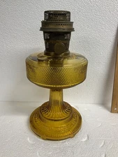 Aladdin Kerosene oil lamp 106 Amber Colonial glass is excellent used B burner